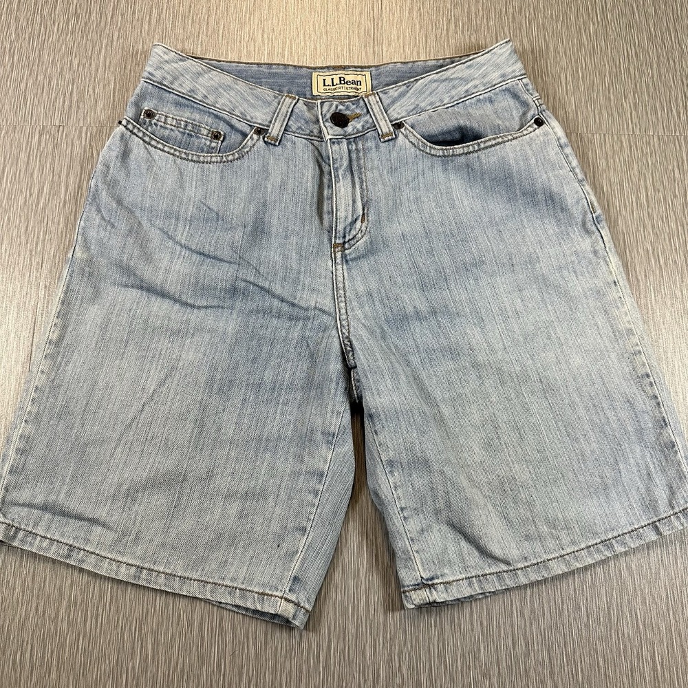 LL Bean Shorts Womens 4 Regular Blue Denim Flat Front Classic Fit Bermuda